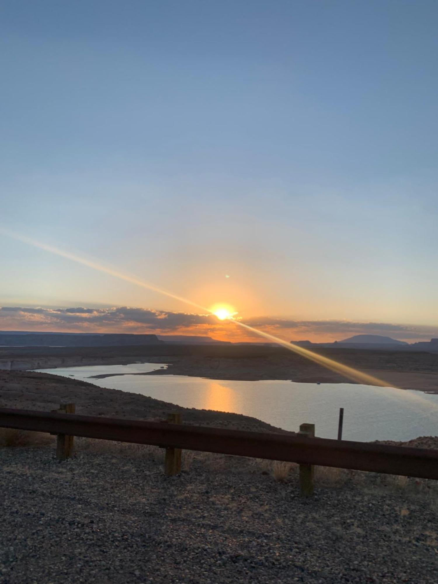 Lake Powell Sunrise Villa By Antelope Canyon Big Water Exterior photo